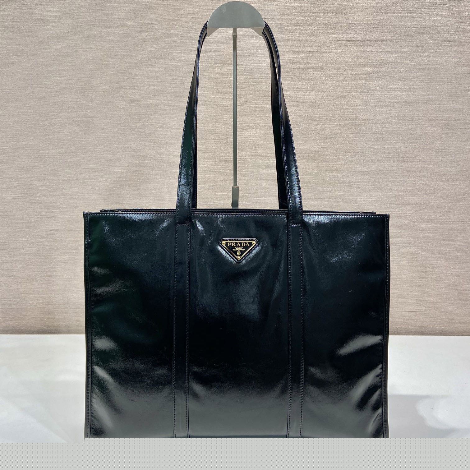 Pra*a top handle bags